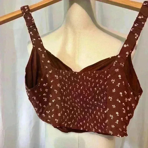 Kendall And Kylie Crop Top. Size Small.  Pull On. Roushed Back. Floral. Brown - Picture 4 of 8